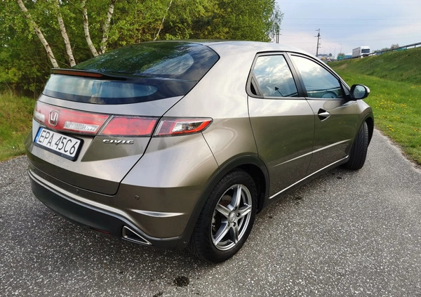 Honda Civic cena 25990 przebieg: 140000, rok produkcji 2009 z Krzanowice małe 154